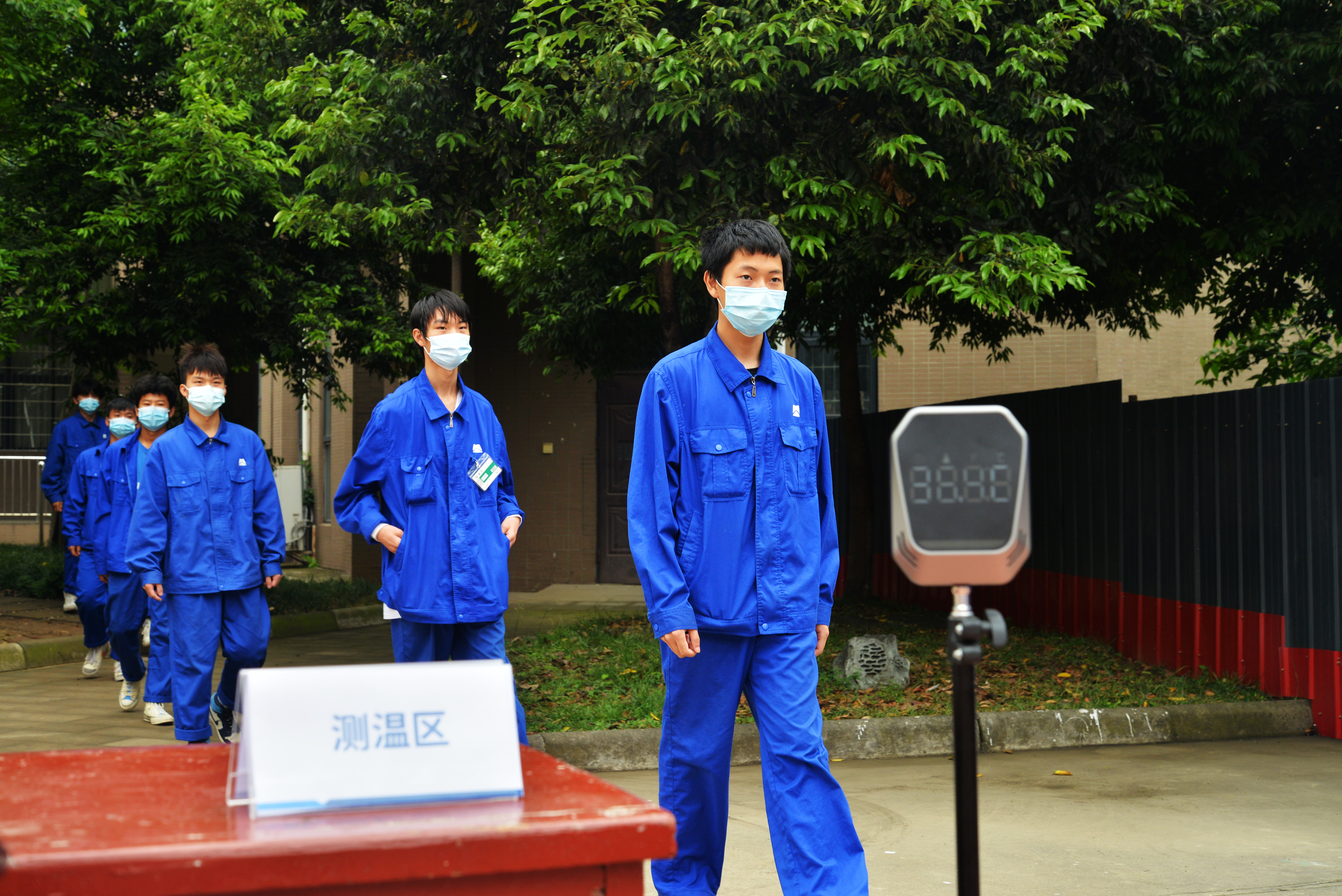 以练促防 守护校园--德阳安装技师365bet即时比分_365提供参考号BAVF_beat365体育亚洲开展核酸检测应急演练